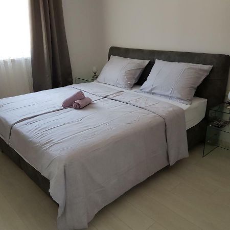 Apartmani Marella Donji Seget Eksteriør billede