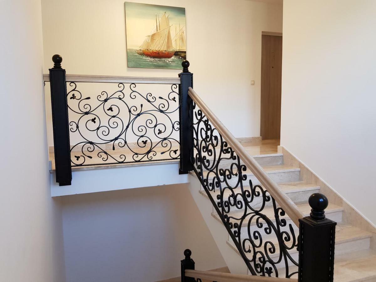 Apartmani Marella Donji Seget Eksteriør billede