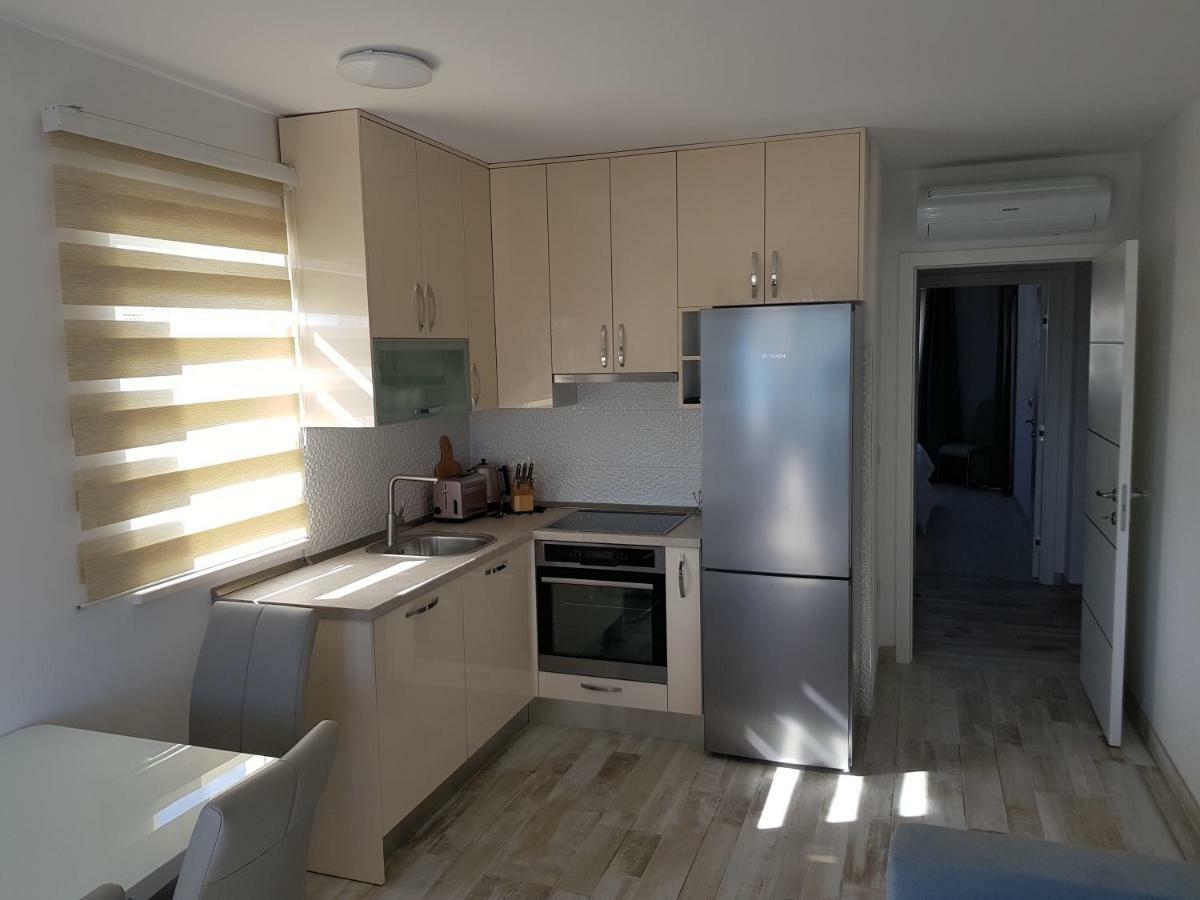 Apartmani Marella Donji Seget Eksteriør billede