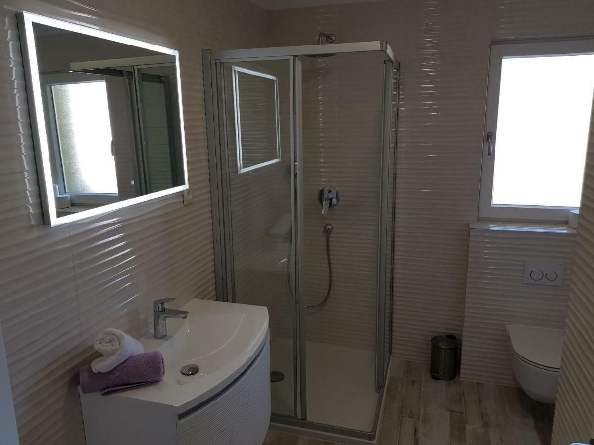 Apartmani Marella Donji Seget Eksteriør billede