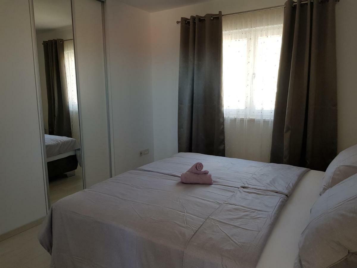 Apartmani Marella Donji Seget Eksteriør billede