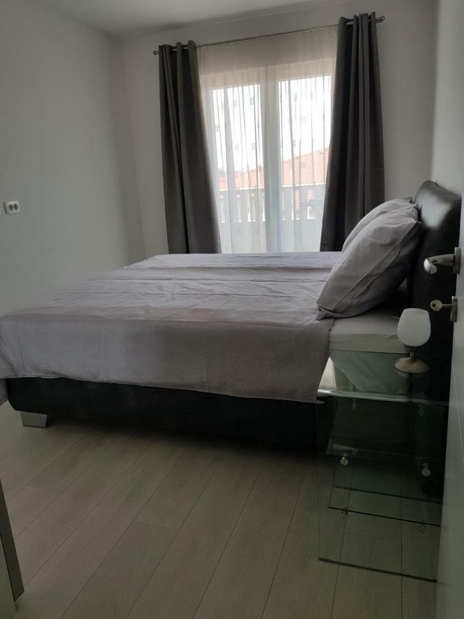 Apartmani Marella Donji Seget Eksteriør billede