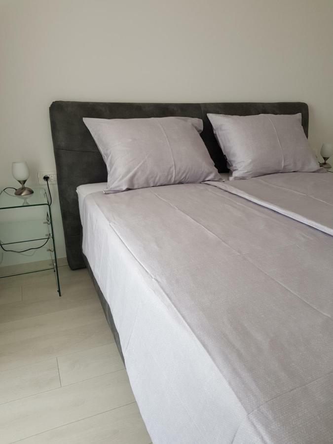 Apartmani Marella Donji Seget Eksteriør billede